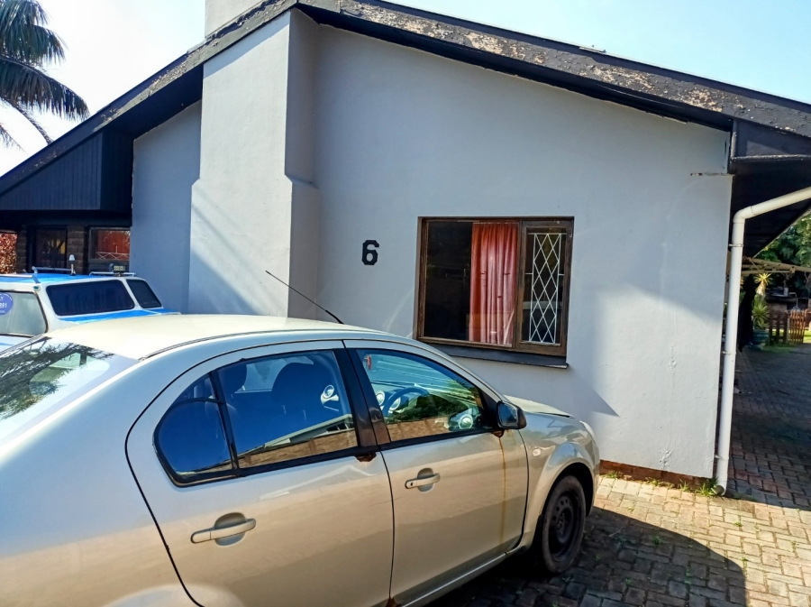 6 Bedroom Property for Sale in Gonubie North Eastern Cape